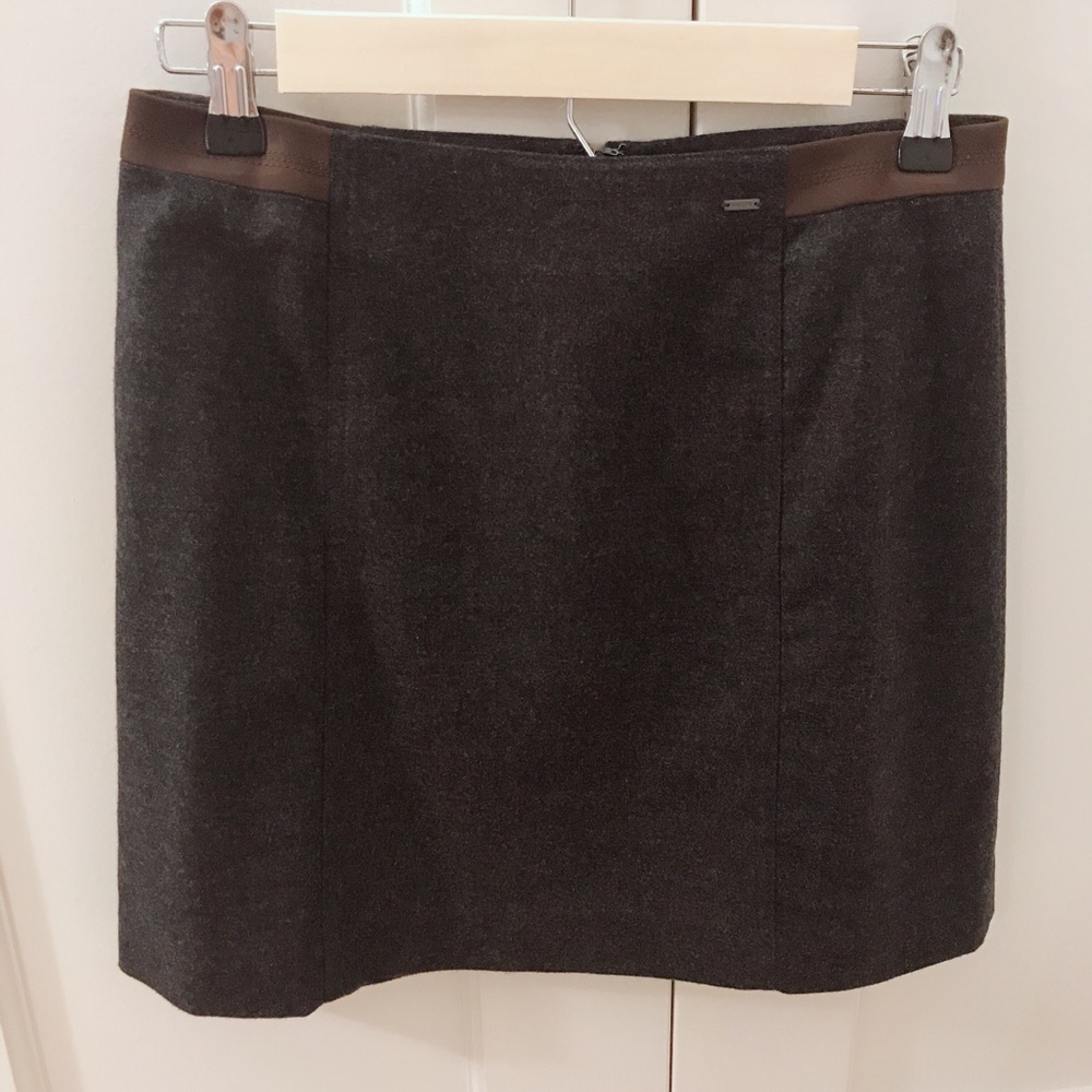 Wool & silk blend skirt with leather decoration